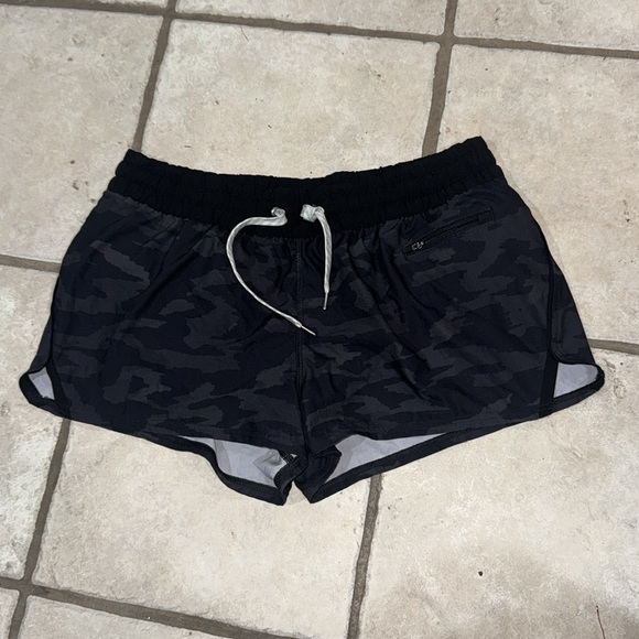 Vuori Clementine Short - Picture 2 of 5